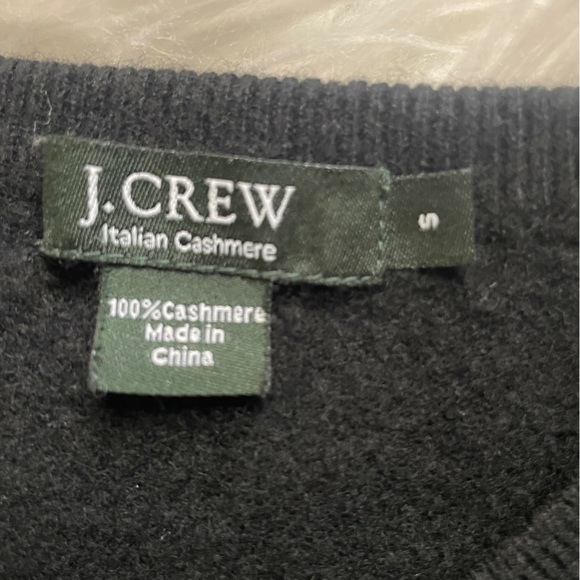 J.Crew Italian Cashmere Boyfriend V Neck Sweater (S) - Picture 2 of 2
